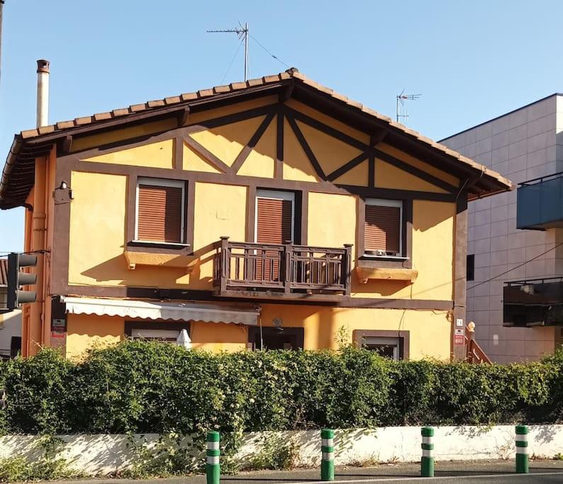 Preciosa Casa Bi-Familiar Al Lado De Donosti. Apartment Irun Exterior photo