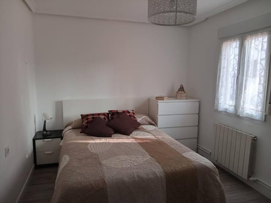 Preciosa Casa Bi-Familiar Al Lado De Donosti. Apartment Irun Exterior photo